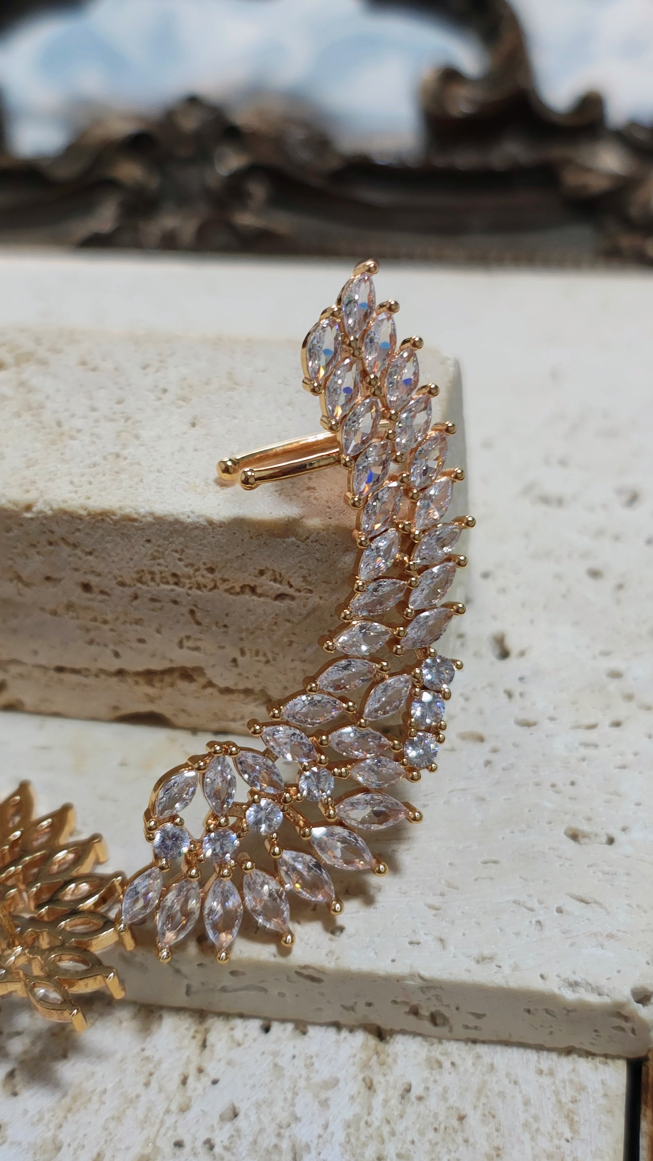 Brinco EARCUFF LUXO