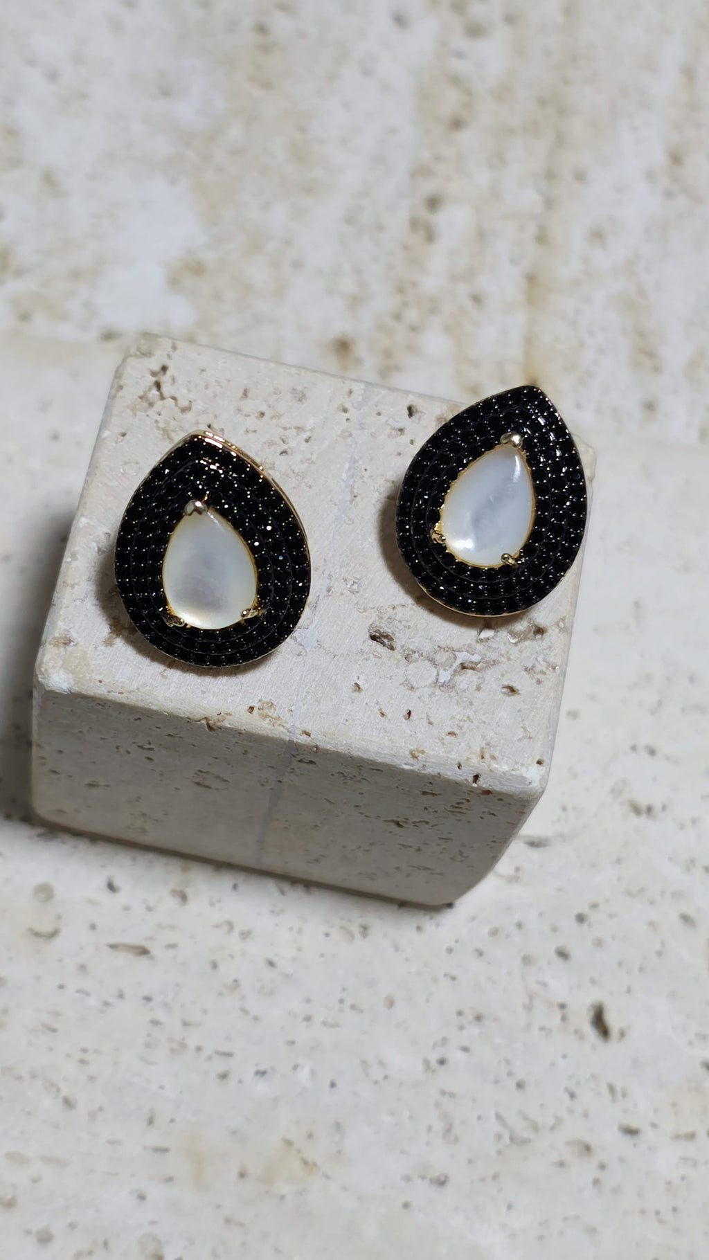 Conjunto NOIR GOTA