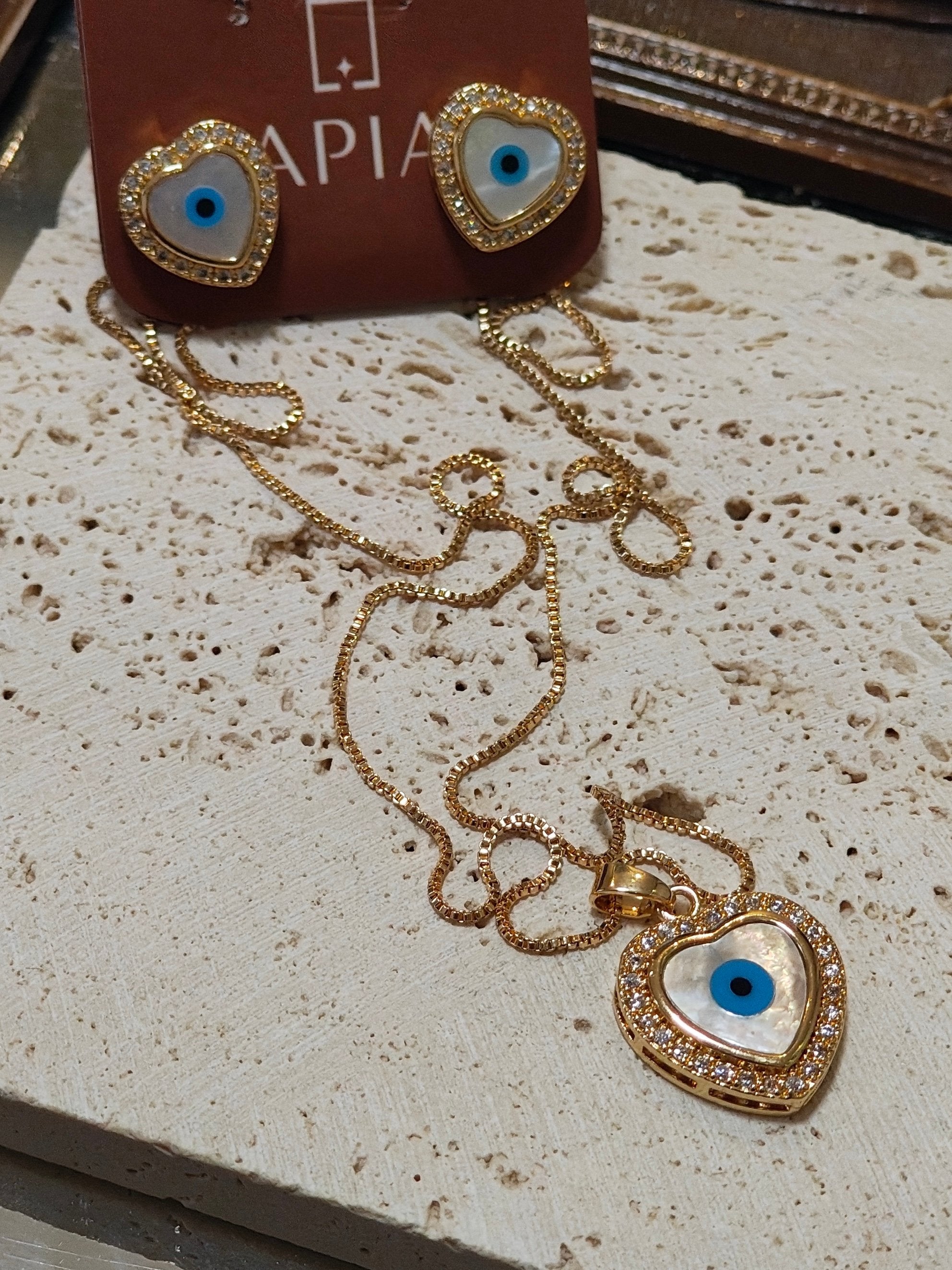Conjunto OLHO GREGO