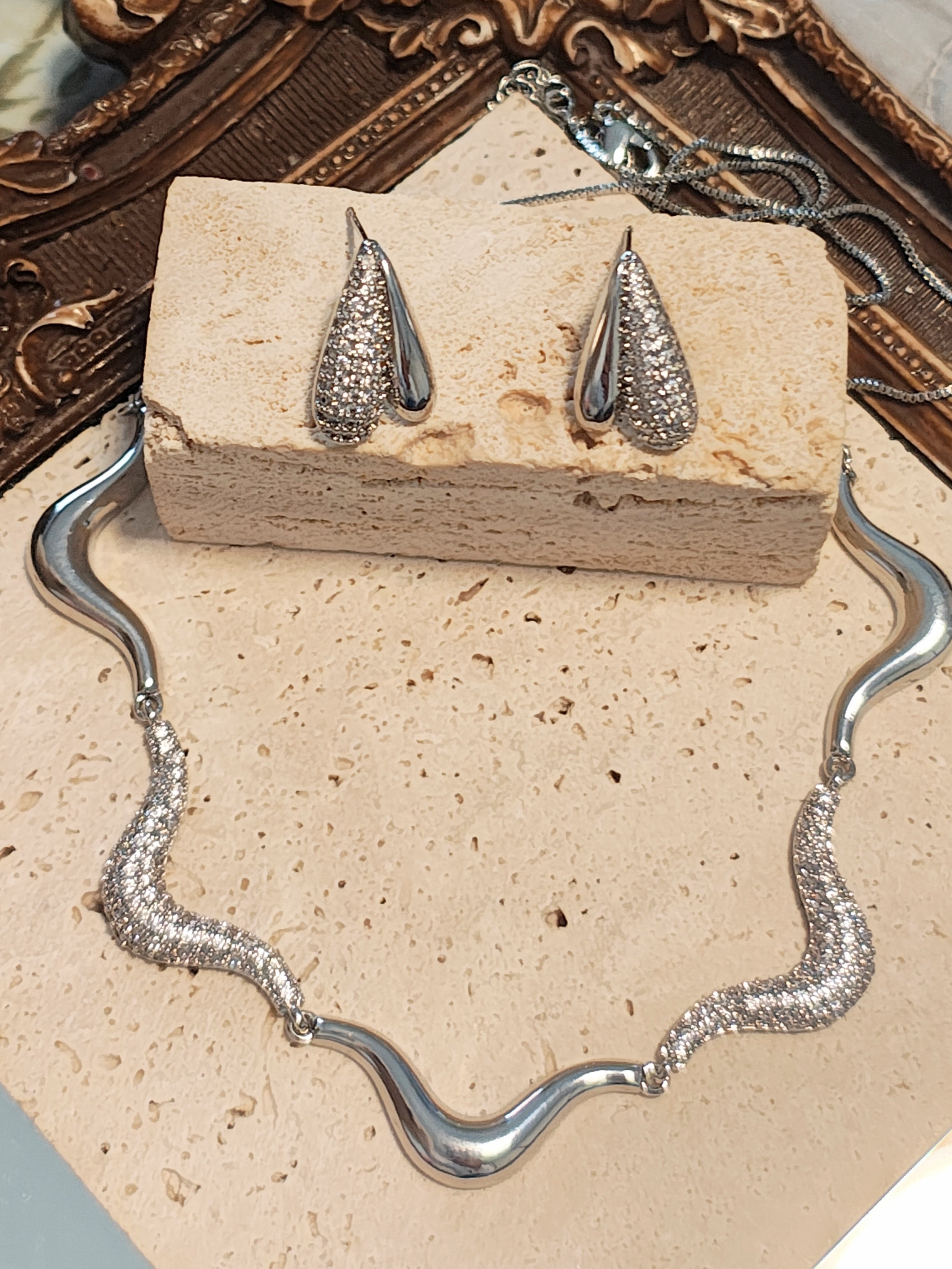Conjunto SHINE WAVES